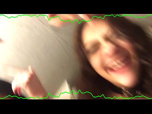 ❤️ 两位性感的黑发美女情感内裤留住混蛋古怪的婊子 ️ Porno